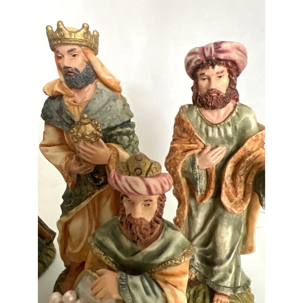 Vtg Small Hand-Painted Nativity Set Holy Family Mary Joseph Jesus Wisemen - Picture 4 of 8